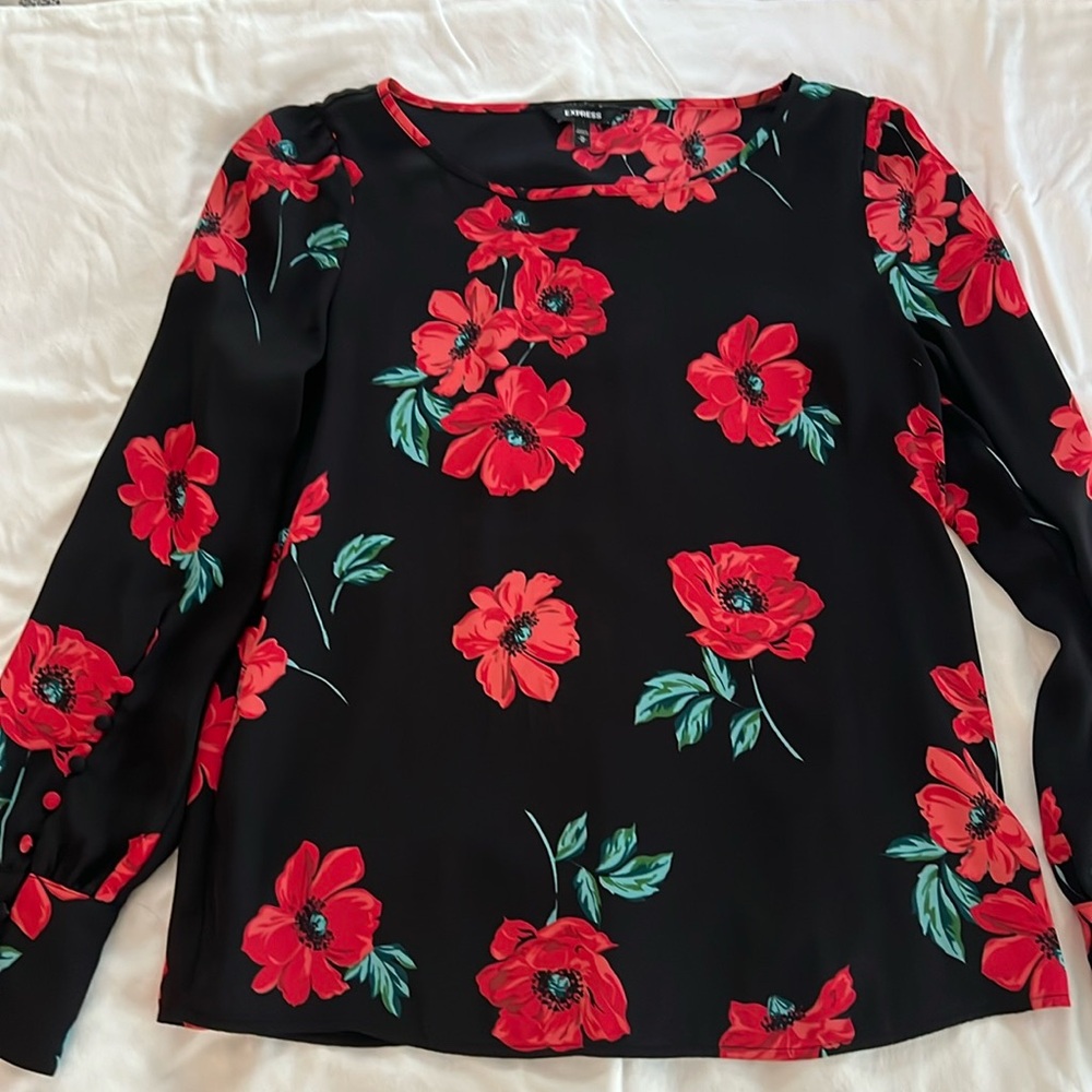 Express Chiffon Blouse Size medium. Great Condition!